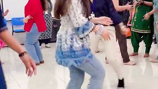 Mashallah bol dana bari mushkil sa mara ko mari jan mili ha
