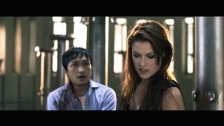 RESIDENT EVIL: AFTERLIFE Clip - "Alice Kills Axeman" (2010)