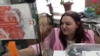 До слез