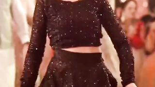 New Girl dance hot song