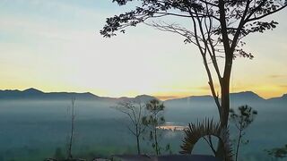 Menunggu Sunrise di Pallima hill's Pangalengan