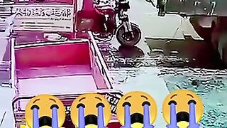 Allah Akbar ye Kiya kar dia bechary ke sath ????????