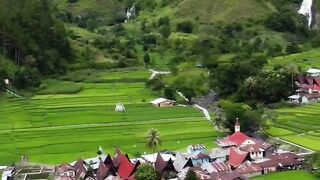 Extraordinary !! the beauty of a small village in Samosir
