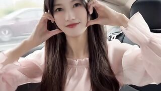 Take a sweet photo in the car