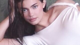 Kylie Jenner viral fashion