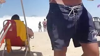 11 foot wave strikes beach in Rio De Janeiro