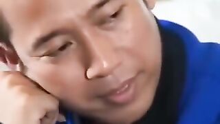 NGELAWAK DI DEPAN PELAWAK