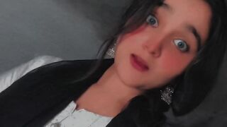 Sonia akha waleya