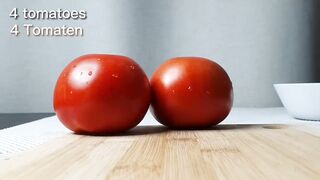 Einfach ein Ei in eine Tomate stecken und Sie werden begeistert sein! Einfaches Frühstücksrezept