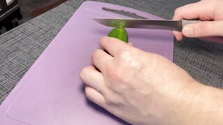 Салатик с зелёным горошком и плавленным сыром