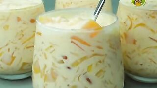 Summer Delicious Creamy Dessert I can't stop eating this delicious and creamy Summer Dessert