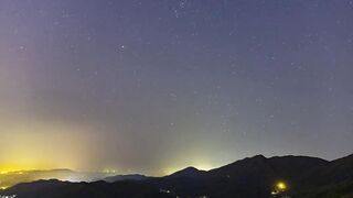 30 seconds to take you through the sky, from the starry sky to the sunrise
