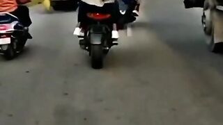 Apni behnoo khayal rakha kren