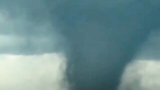 Powerful tornadoes rip through Midwest, leaving thousands without power