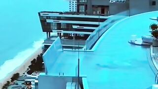 أكبر حمام سباحه مكشوف في العالم