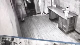 They beat an Escape Room in a different way ????