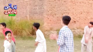 Wollyball Playing, Sports