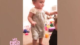 Top Videos Of Funny And Cute Twin Babies 