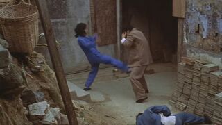 『00121』 The attack of the Khan's fighters on Lee's sister 【Enter the Dragon, 1973】