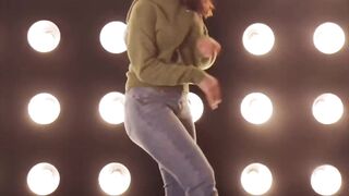 Hauli-hauli nache anveet Kaur