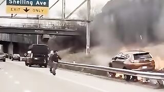 The heroic act of these people saves a life!