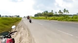 Zx10r vS Ninja H2r ???????????? LIKE TO BANATA HE WEIT FOR AND OMG. ????