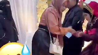 This bride and groom have been pranked