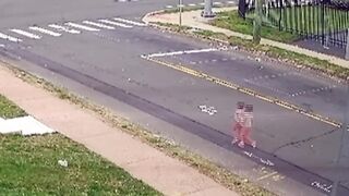 Hero Barbers Run to Rescue Toddler From Traffic #shorts
