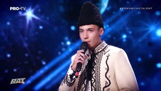 Camil Atanase a reușit să îi impresioneze pe jurați cu talentul lui muzical | Românii Au Talent S14