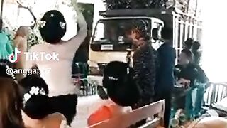 PENGARUH RUPIAH LUAR BIASA
