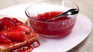 White bread with jam and strawberries
