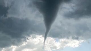 THE MOST INSANE TORNADO VIDEO ever captured in Westmoreland, Kansas