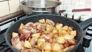 Всего 3 ингредиента! Вкусный ужин за 30 минут в сковороде - чем проще, тем вкуснее!.