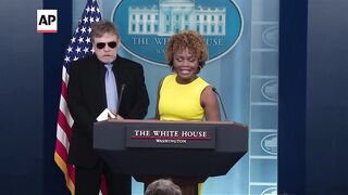 Mark Hamill joins White House press briefing, calls Biden ‘Joe-bi-Wan Kenobi’.