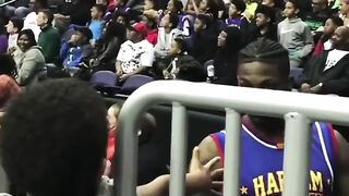This basketball player gave a young fan the greatest high-five of all-time ????