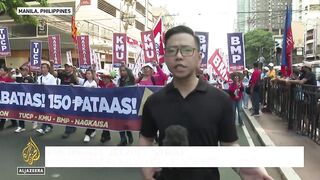 Jeepney drivers in the Philippines protest over 'modernisation' rules.