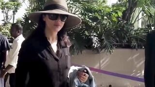 Preity Zinta Spotted at Airport #preityzinta #short #shorts #trending #viral #bollywood #viralshorts