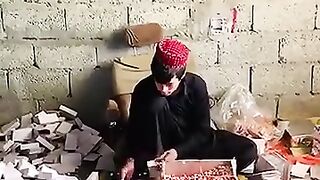 Ye kia hora hai ????????????