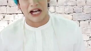 Vada Pav Girl Viral Video