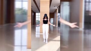 Indian Girl Zoya Ahmed Dance