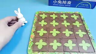 The little white rabbit is white and white, and likes to eat radishes and green vegetables