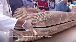 Egyptian Mummies Discovered After Being Buried For More Than 2,600 Years | NBC News