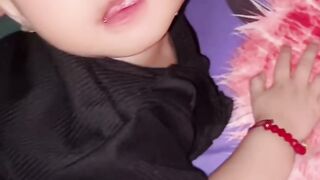 Baby make you laught