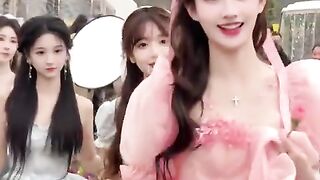 I have controlled you for a few seconds|||#sweetmei[topic]# #Want to go on a date in the flower field in spring