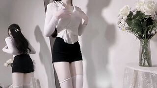Can you win your heart by dancing like this #beauty #skirt # shallow jump