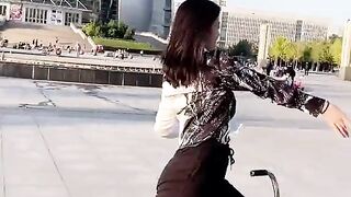 very funny video beautiful queen