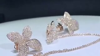 Beauty of diamond ear rings
