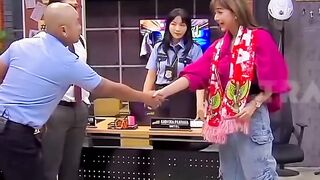 COBA TANGANNYA BEGINI     LAPOR PAK! TRANS7