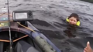 Kayaker's Heroic Act