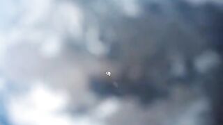 ماذا يحدث لو ان ابره ضربت الارض بسرعة الضوء